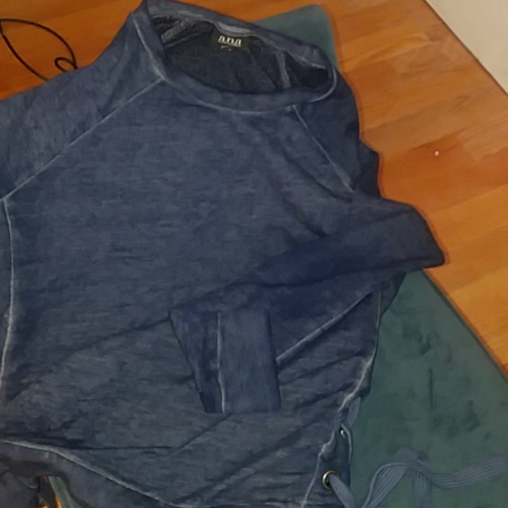 🧚‍♀️3/$15 A.N.A blue sweatshirt
